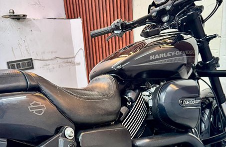 HARLEY DAVIDSON STREET ROD 750